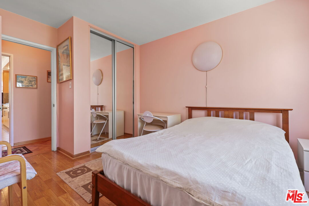 1114 23rd St Unit: 4