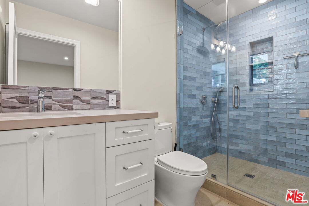 652 Kensington Road Unit: B