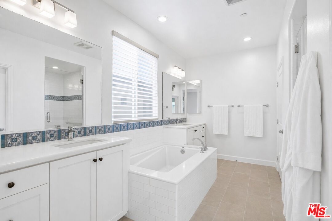 12510 W Fielding Cir Unit: 6