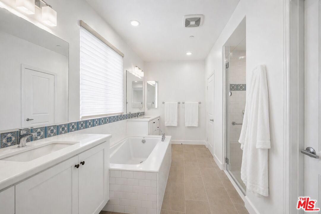 12510 W Fielding Cir Unit: 6
