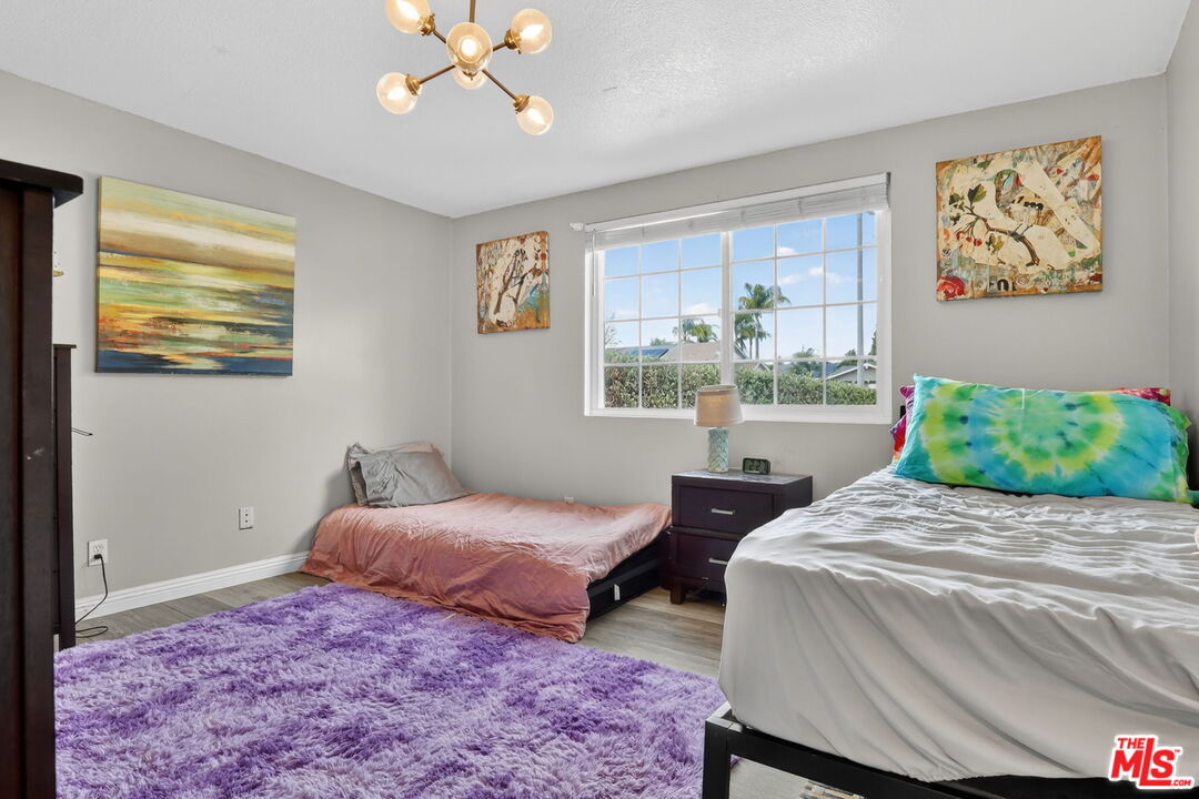 212 E Avenida De Los Arboles