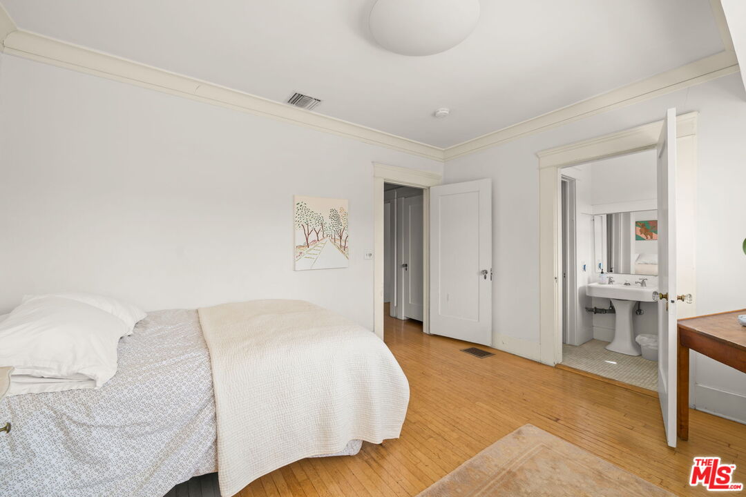 801 N Rodeo Dr
