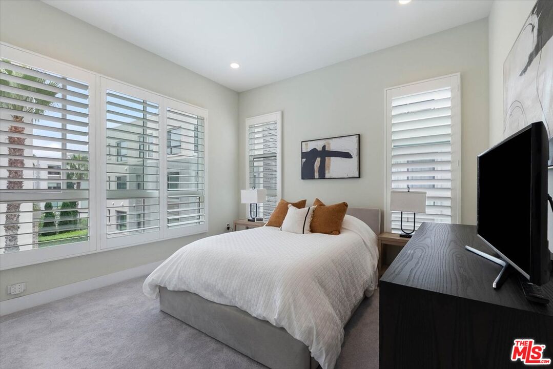 12763 Shell Pl Unit: 2