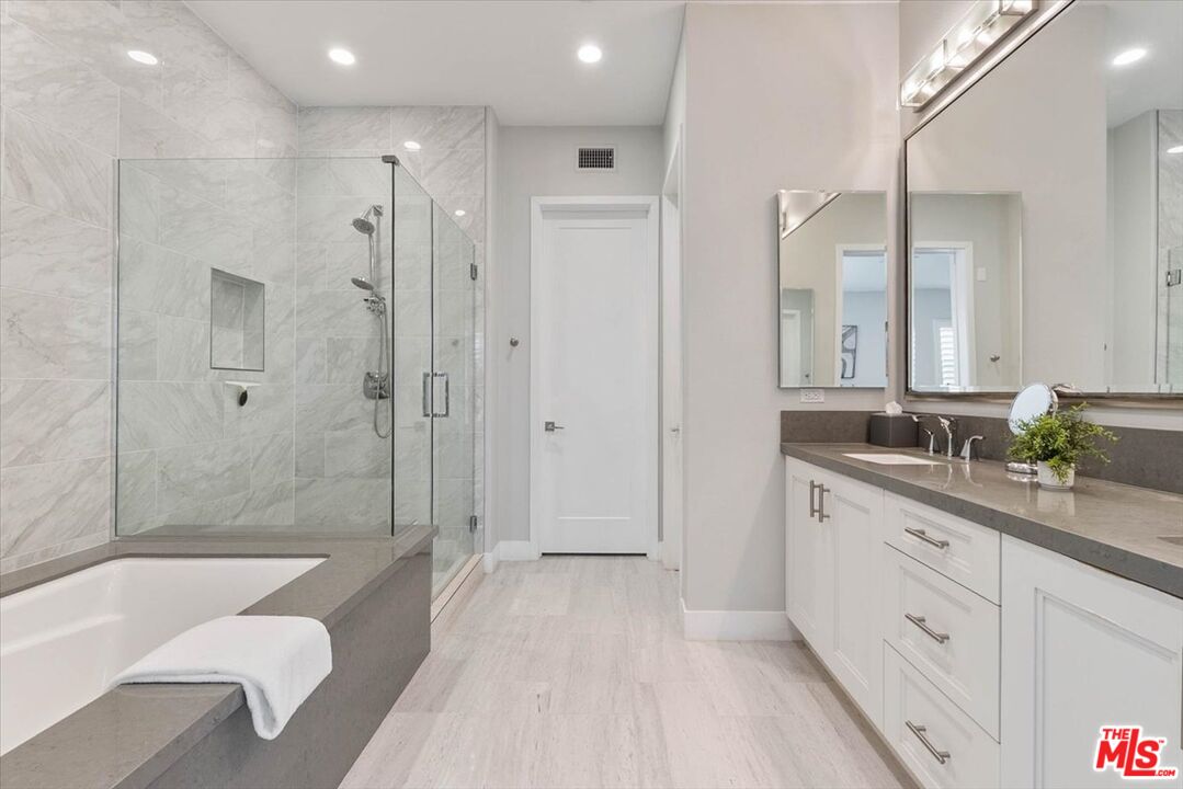 12763 Shell Pl Unit: 2
