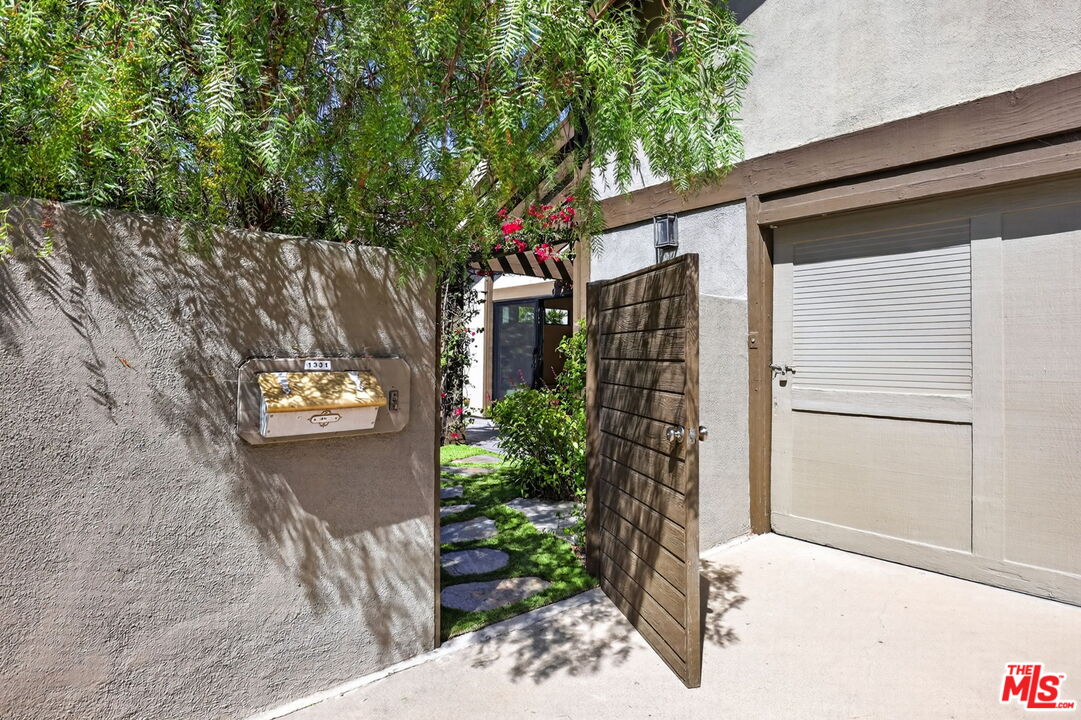 1331 Avenida De Cortez