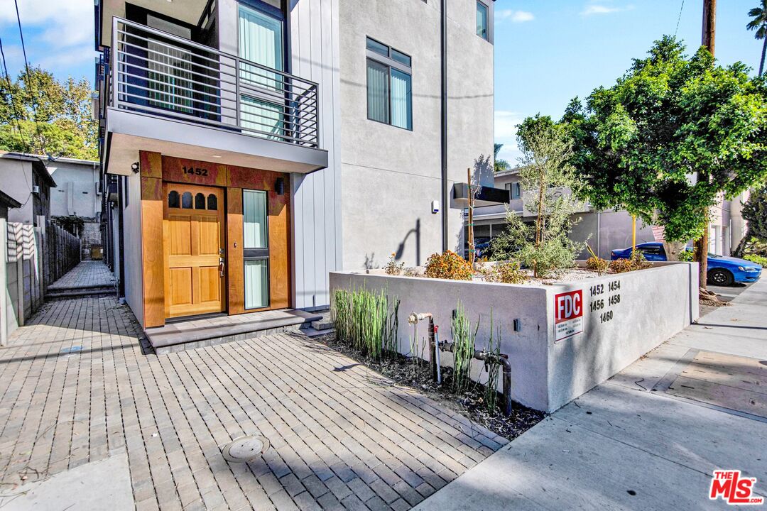 1460 Butler Ave