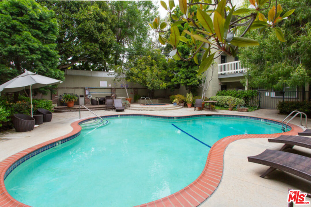 2677 Centinela Ave Unit: 401