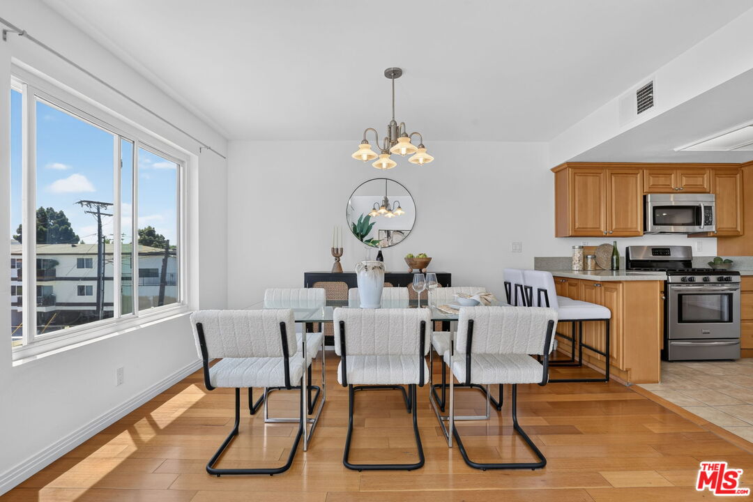 2677 Centinela Ave Unit: 401