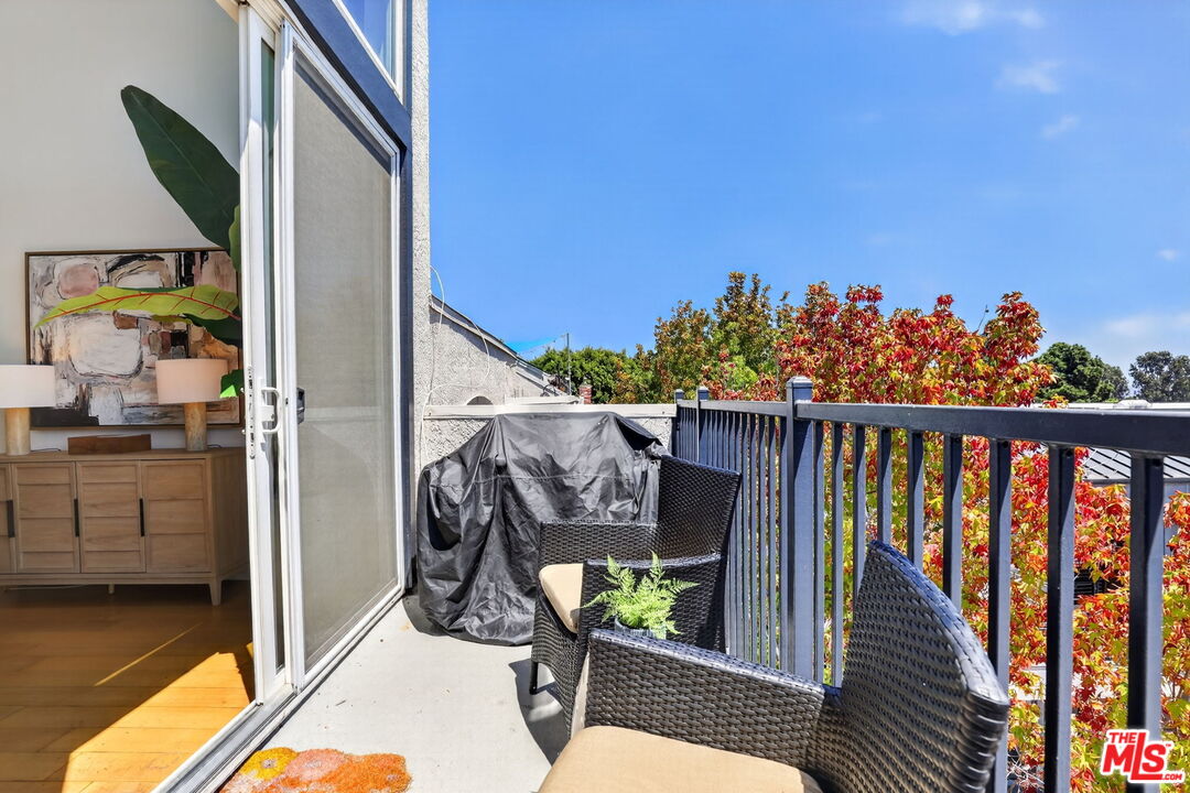2677 Centinela Ave Unit: 401