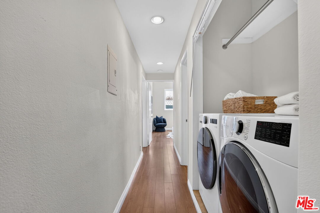 2677 Centinela Ave Unit: 401