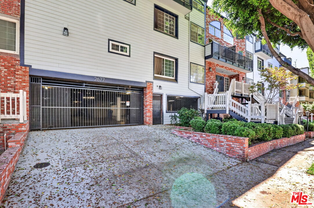 2677 Centinela Ave Unit: 401