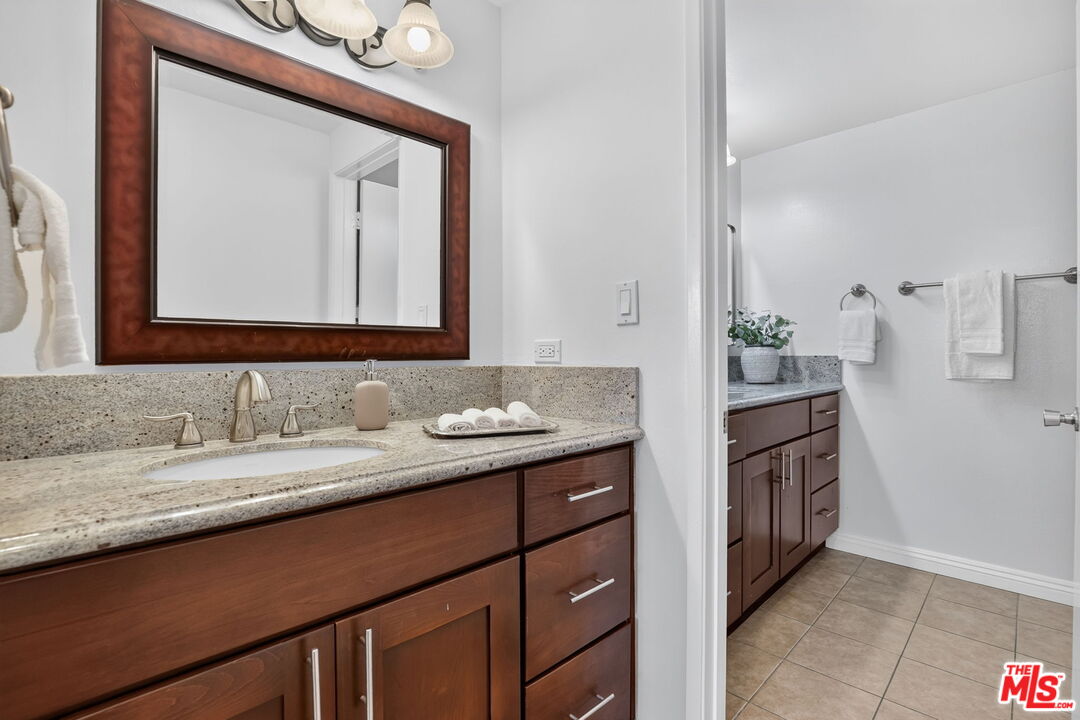 2677 Centinela Ave Unit: 401