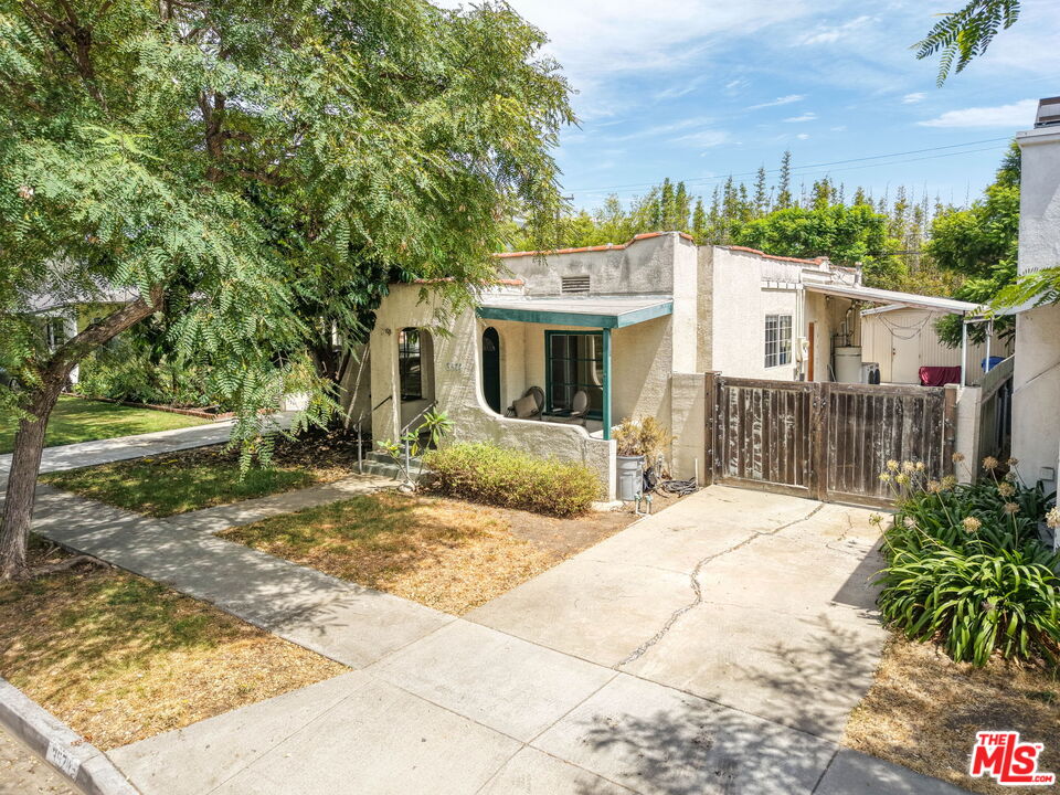 3574 Schaefer St