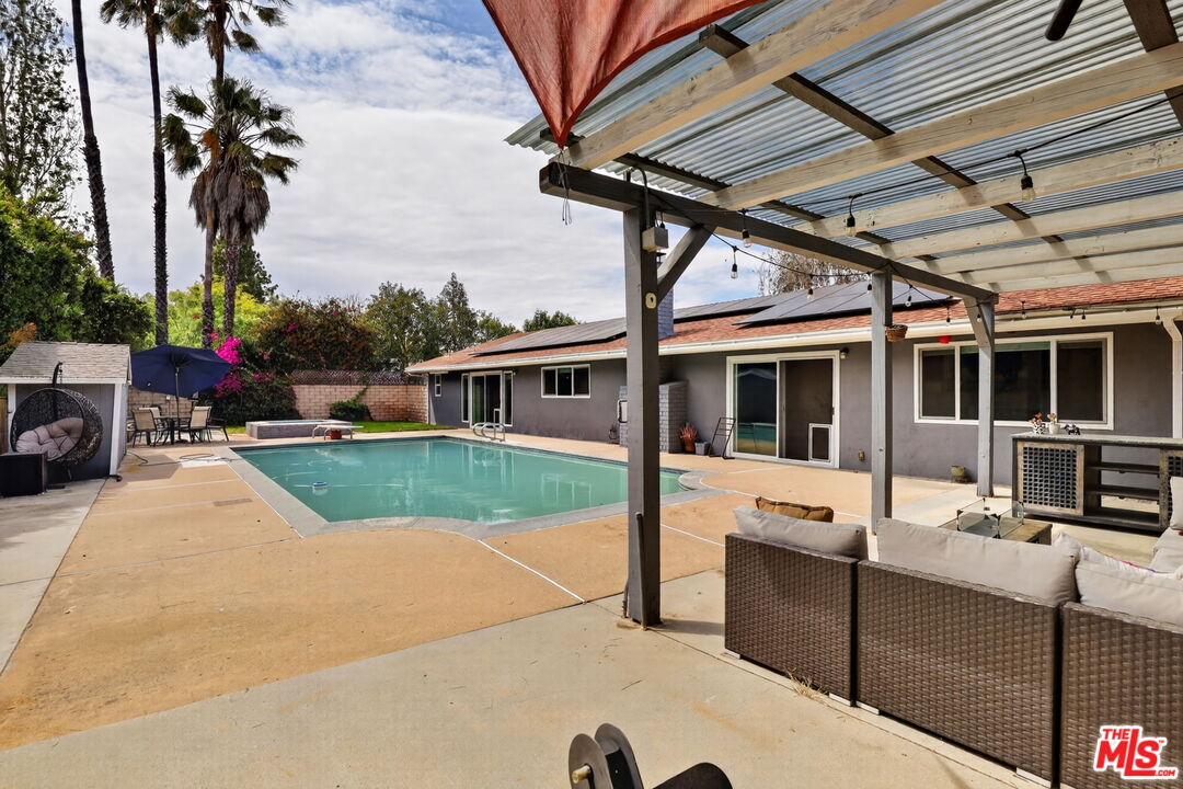212 E Avenida De Los Arboles