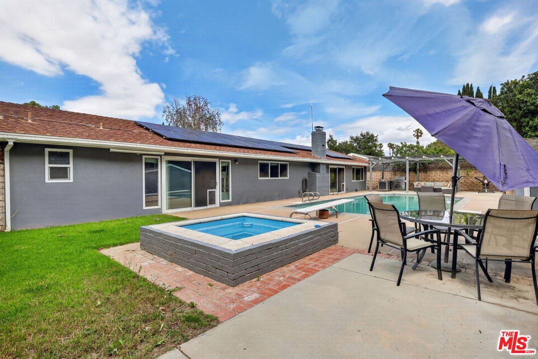 212 E Avenida De Los Arboles