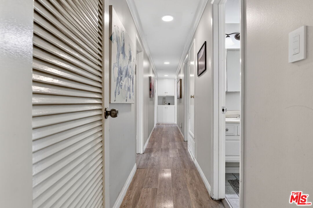 212 E Avenida De Los Arboles