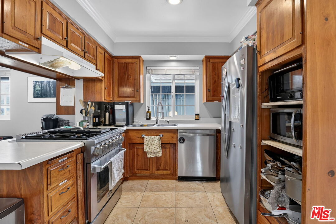 212 E Avenida De Los Arboles