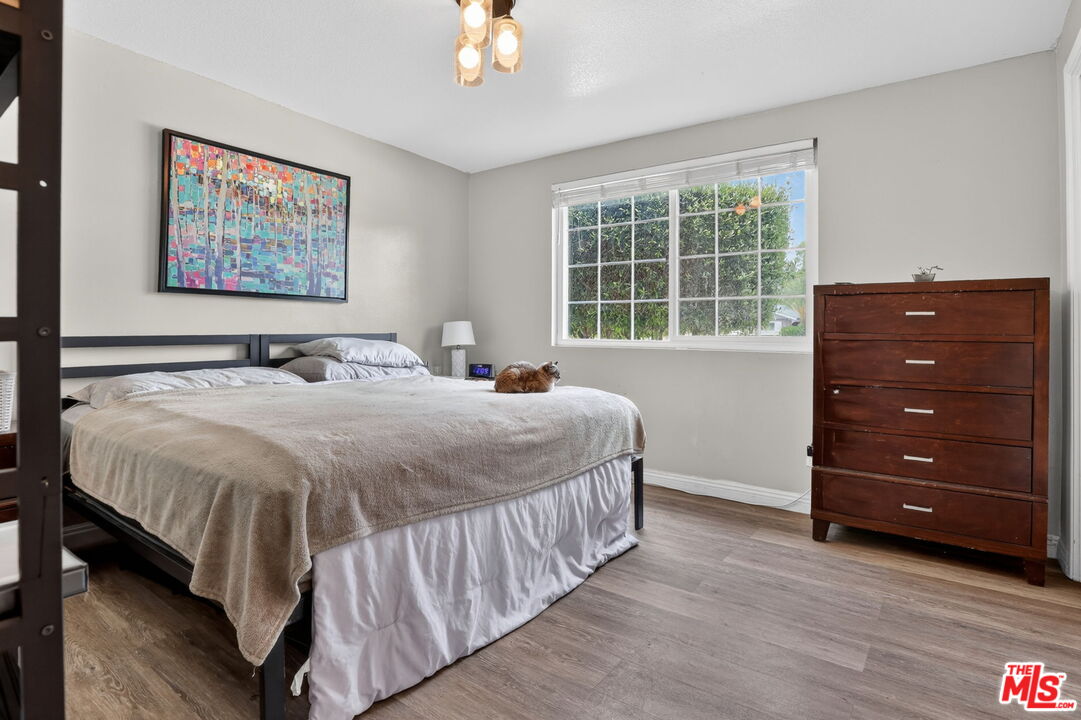 212 E Avenida De Los Arboles