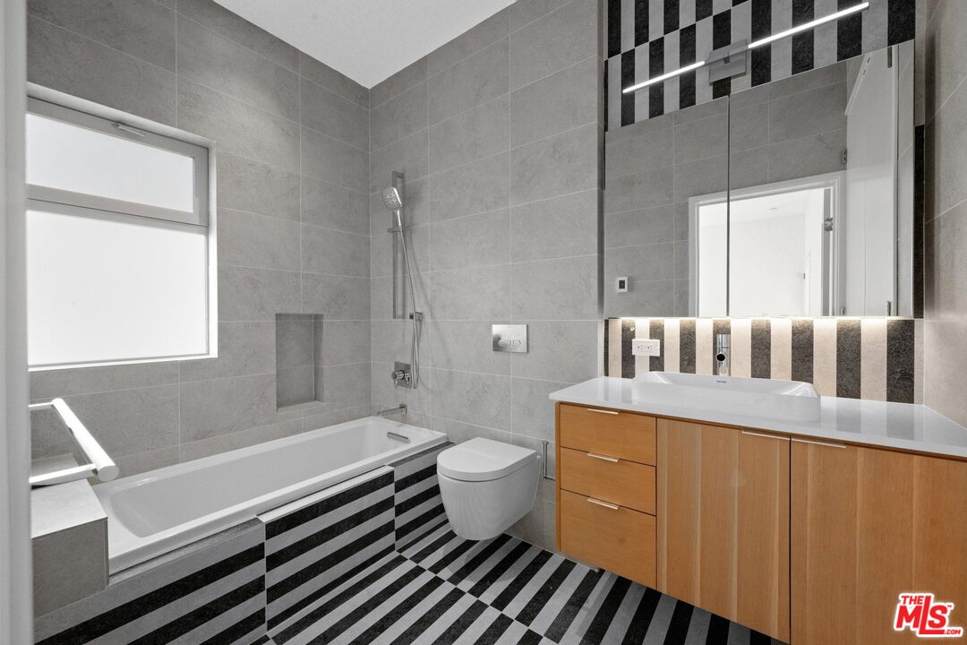 1227 23rd St Unit: A