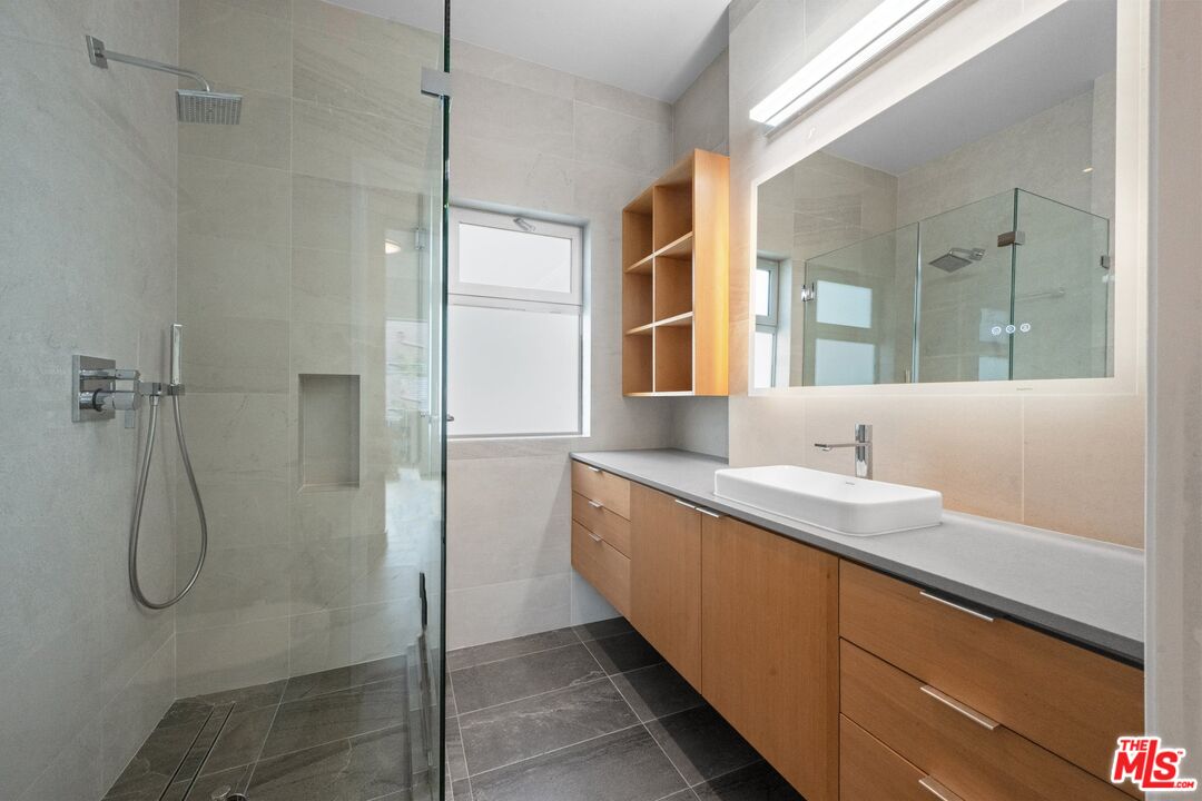 1227 23rd St Unit: A