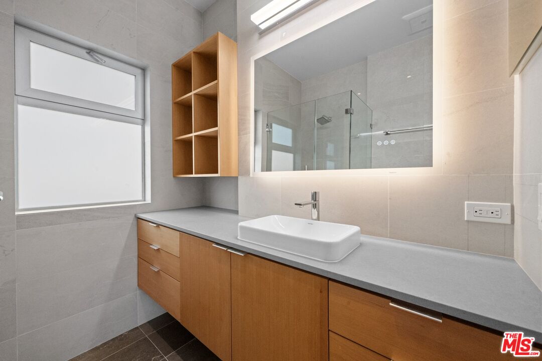 1227 23rd St Unit: A