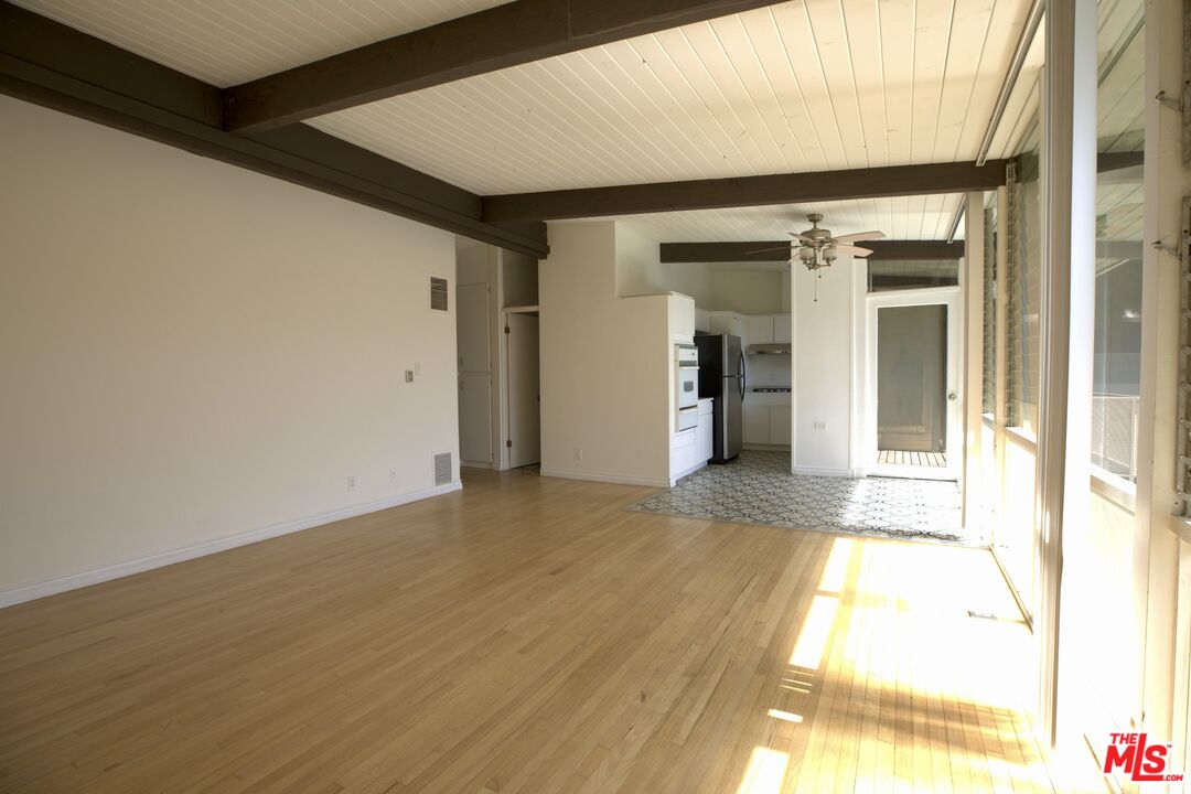 11133 ROSE AVE Unit: 28