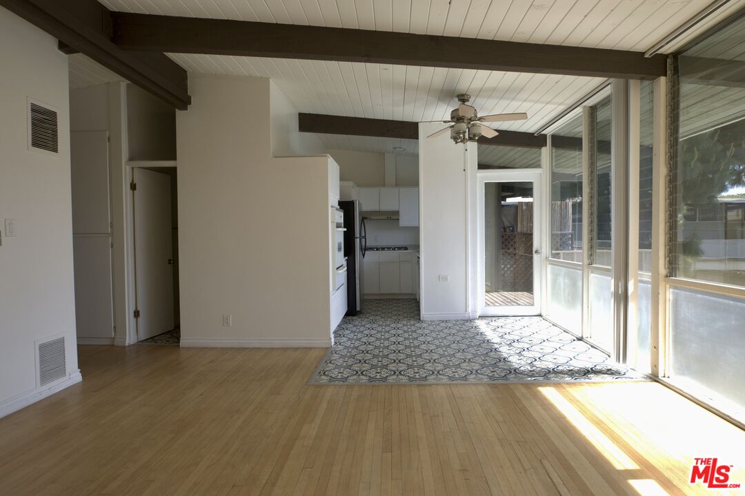11133 ROSE AVE Unit: 28
