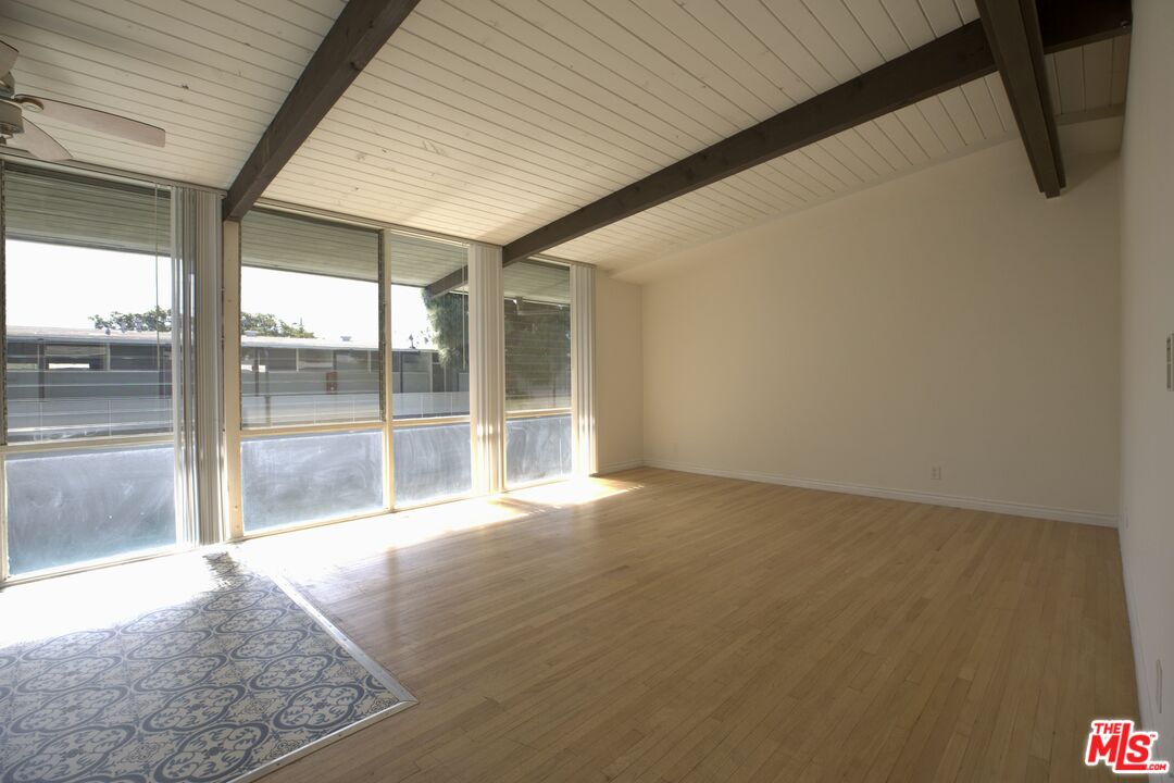 11133 ROSE AVE Unit: 28