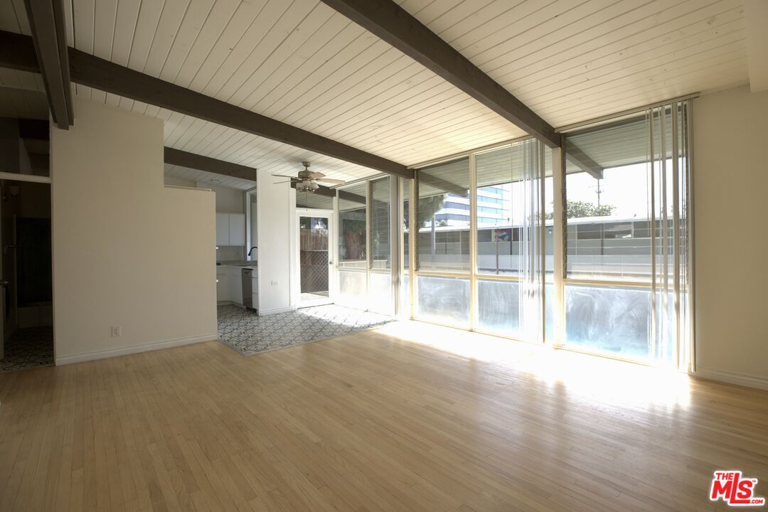 11133 ROSE AVE Unit: 28