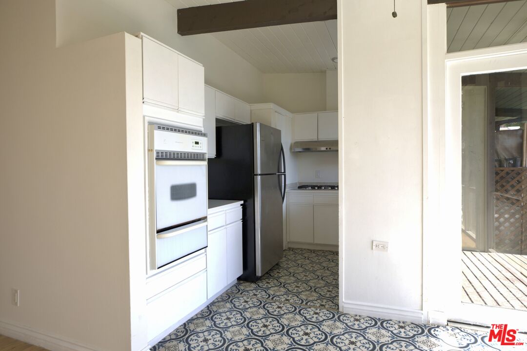 11133 ROSE AVE Unit: 28