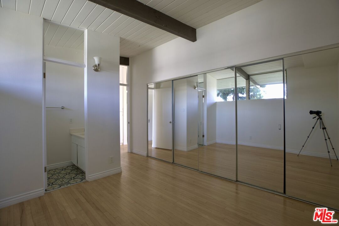11133 ROSE AVE Unit: 28
