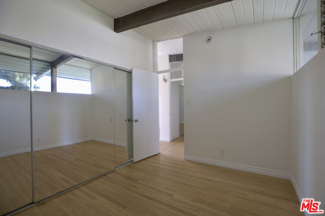 11133 ROSE AVE Unit: 28