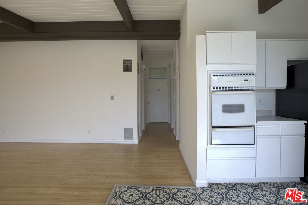 11133 ROSE AVE Unit: 28
