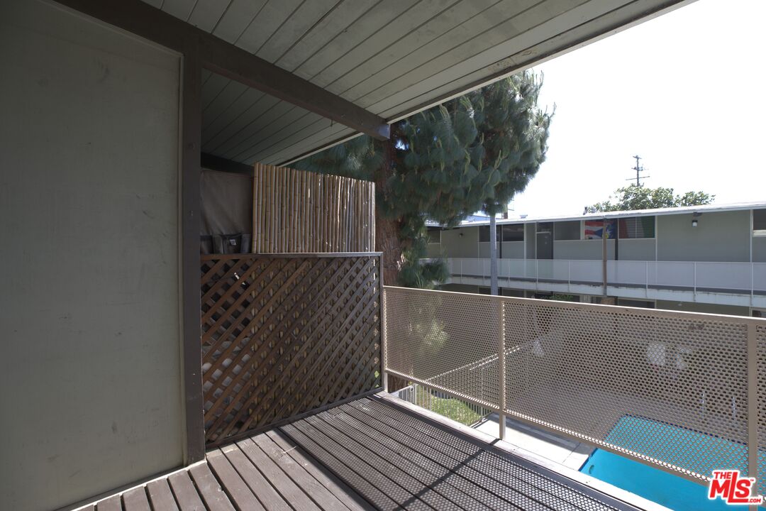 11133 ROSE AVE Unit: 28