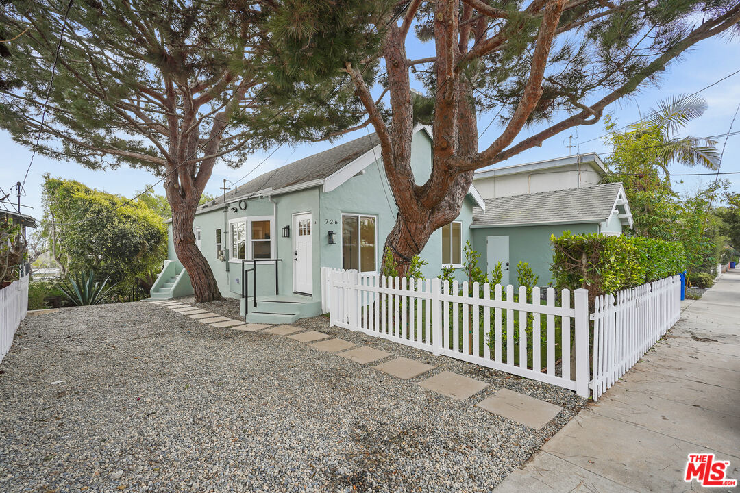 726 Pier Ave Unit: C
