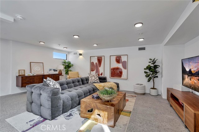 1329 California AVE Unit: 101
