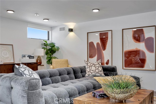 1329 California AVE Unit: 101