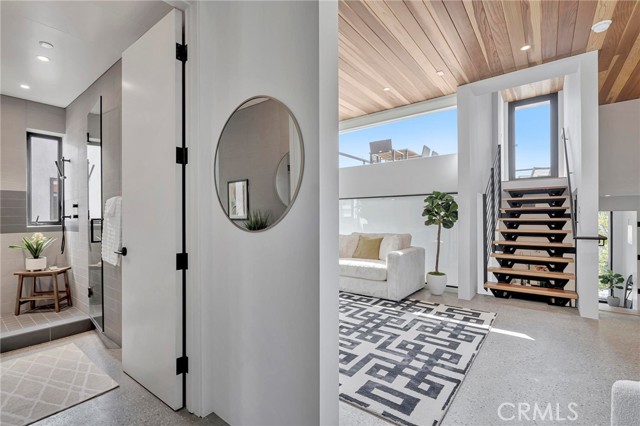 1329 California AVE Unit: 101