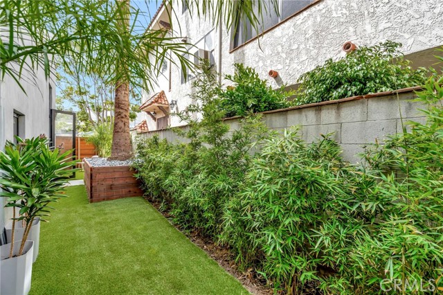 1329 California AVE Unit: 101
