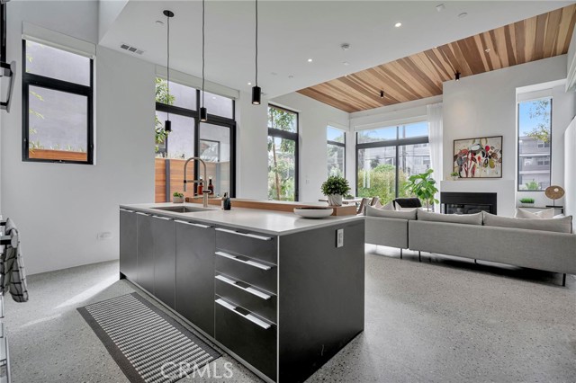 1329 California AVE Unit: 101