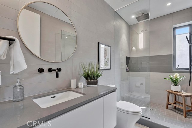 1329 California AVE Unit: 101