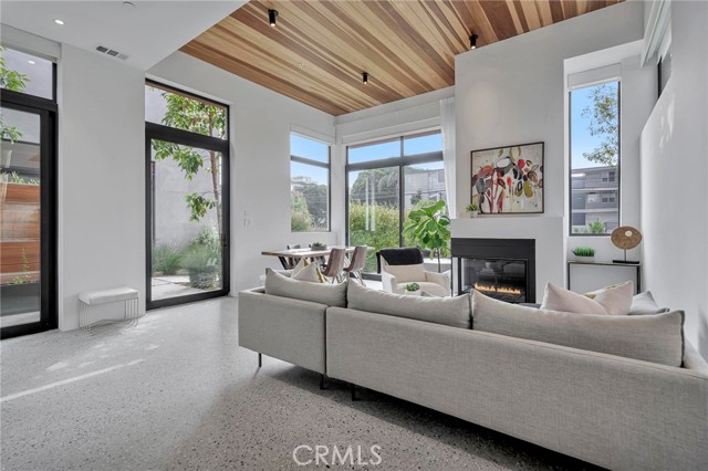 1329 California AVE Unit: 101
