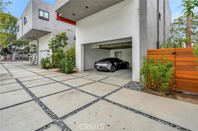 1329 California AVE Unit: 101