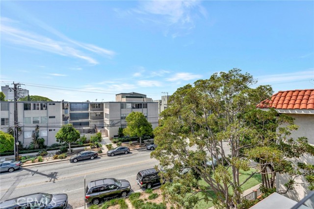 1329 California AVE Unit: 101