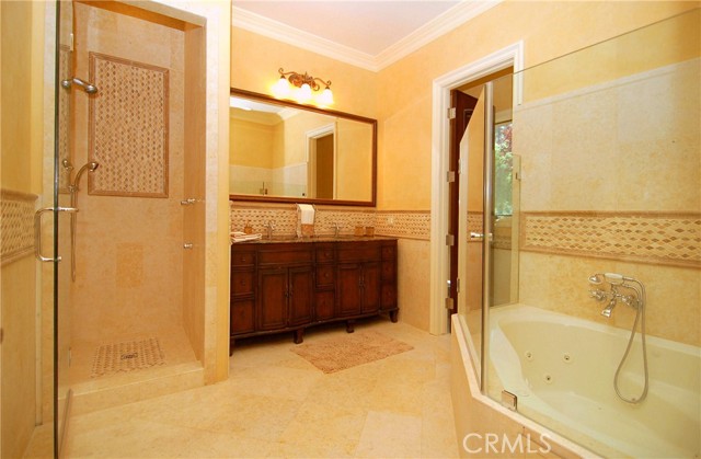 4141 Hayvenhurst AVE