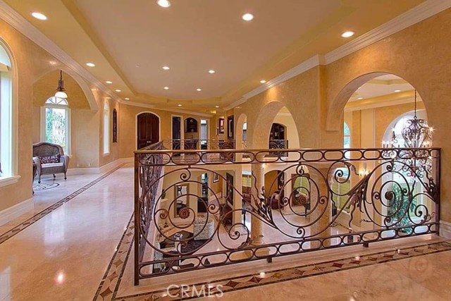 4141 Hayvenhurst AVE