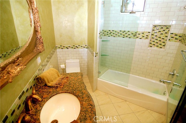 4141 Hayvenhurst AVE