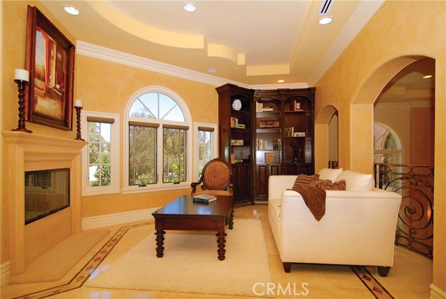 4141 Hayvenhurst AVE