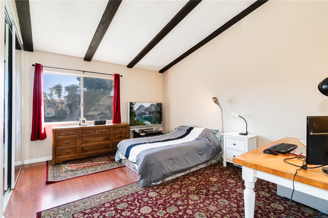 7321 Lennox AVE Unit: H1