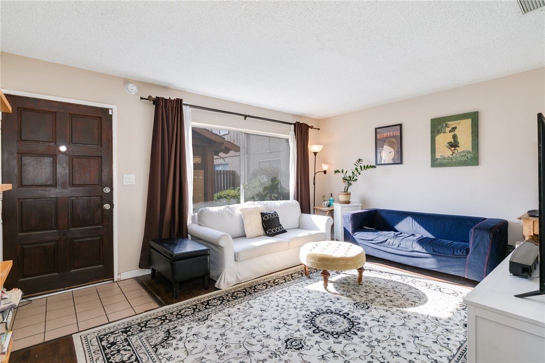 7321 Lennox AVE Unit: H1